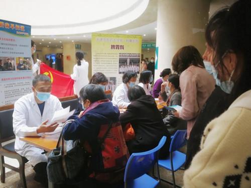 守護(hù)“胃”來(lái)，健康同行 消化科黨支部國(guó)際護(hù)胃日健康咨詢(xún)活動(dòng)紀(jì)實(shí)